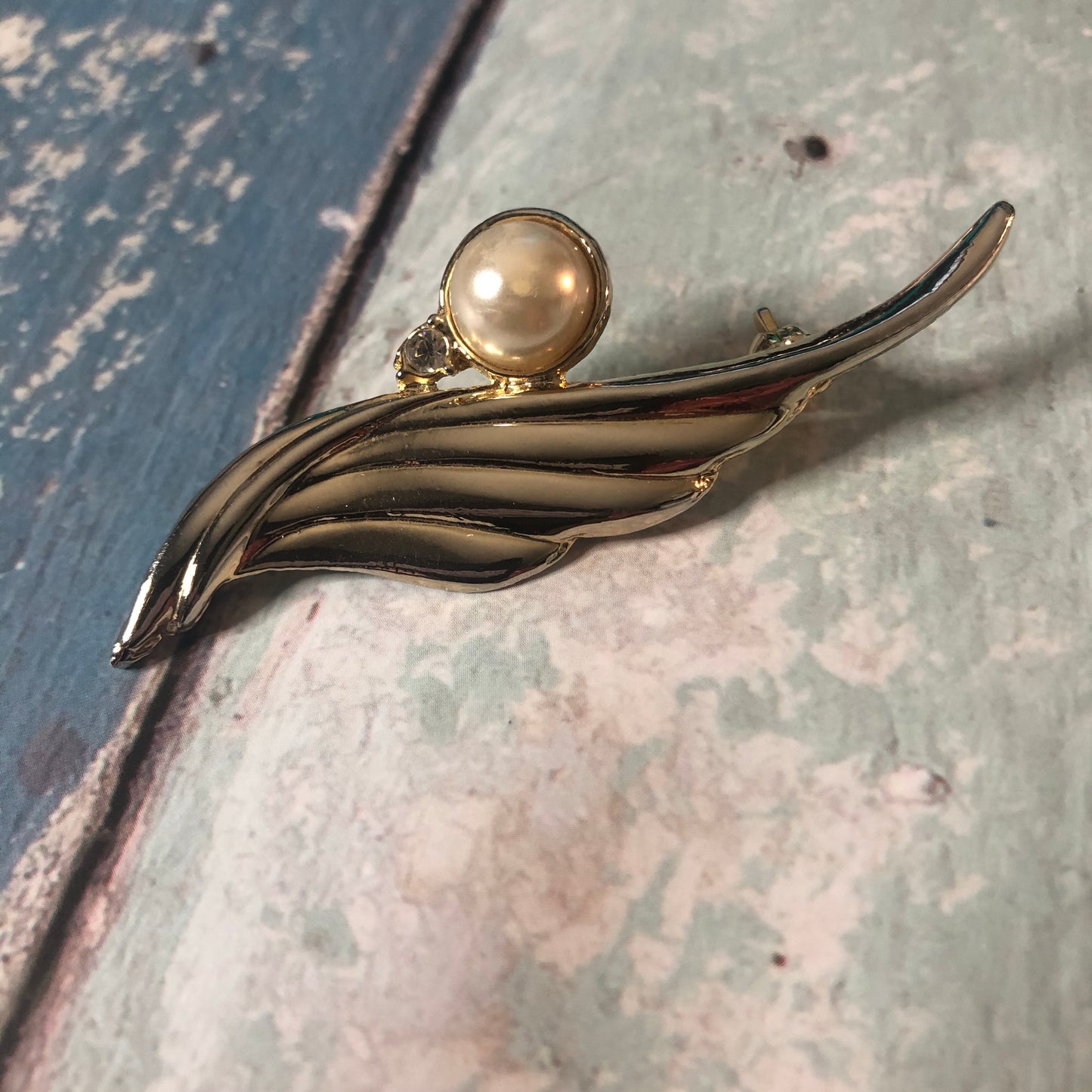 Art Deco Brooch Pin Faux Pearl and Rhinestone