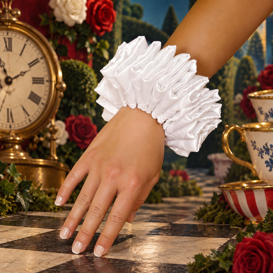 4372 - Ruffled wrist cuffs