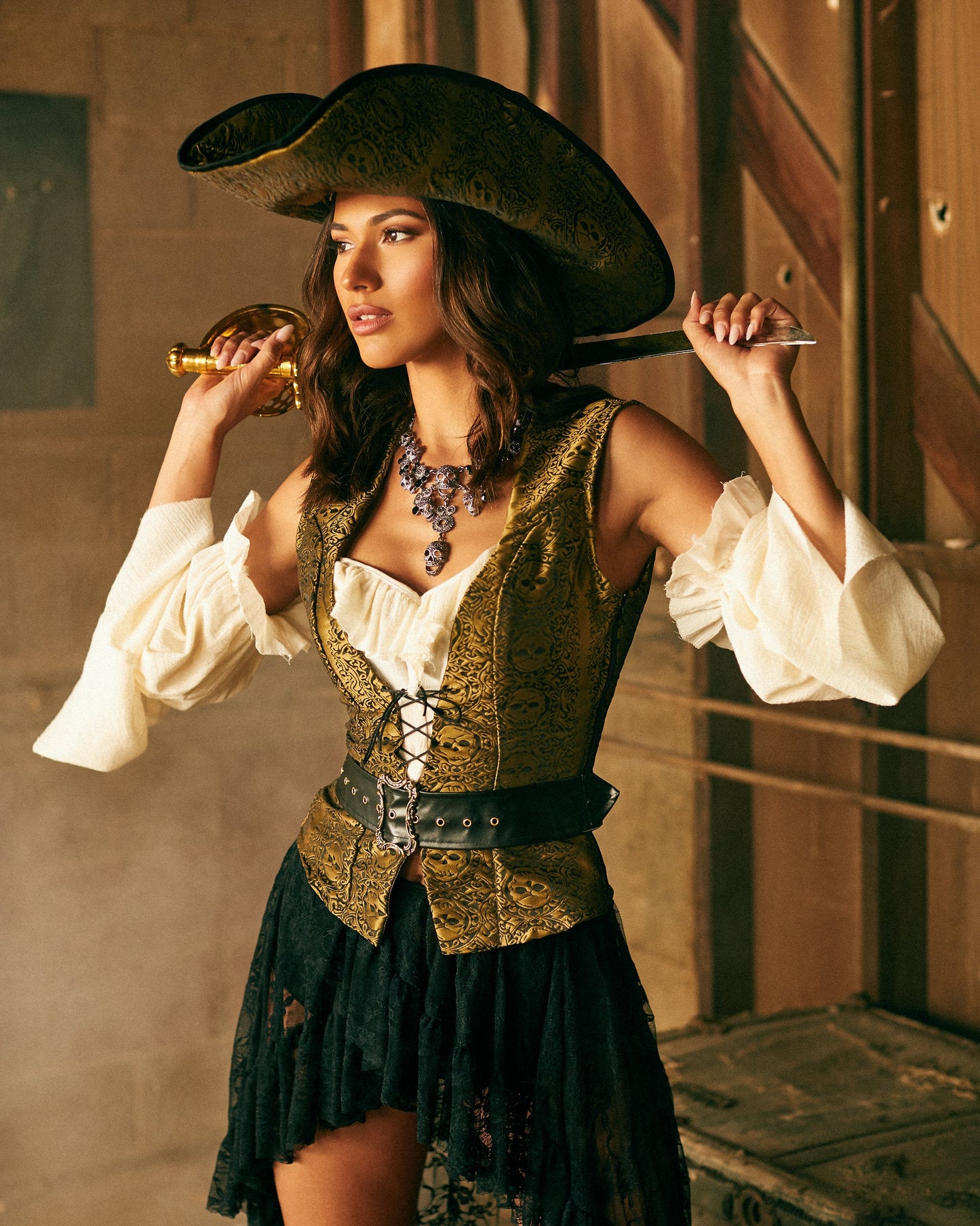4980 - 6pc Pirate Queen Costume